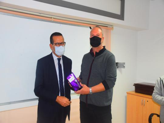 الوكالة الوطنية للترددات تحتفل بيوم العلم