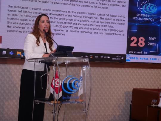 L’Agence Nationale des Fréquences a organisé, le mercredi 28 mai 2025, un atelier national intitulé " Déploiement et Opportunités des Réseaux Privés 5G», à l’hôtel Royal ASBU à Tunis, en présence d’un parterre d’experts internationaux, d’acteurs nationaux du secteur des télécommunications ainsique des opérateurs publics de téléphonie mobile en Tunisie. Cet atelier visait à instaurer un dialogue national et une réflexion collective en vue d’établir les bases d’une approche concrète et claire pour le déploiem