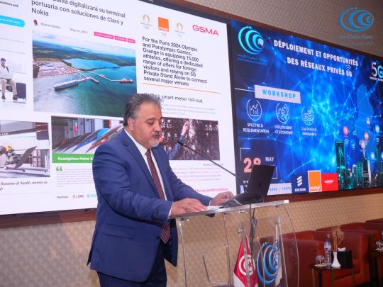 L’Agence Nationale des Fréquences a organisé, le mercredi 28 mai 2025, un atelier national intitulé " Déploiement et Opportunités des Réseaux Privés 5G», à l’hôtel Royal ASBU à Tunis, en présence d’un parterre d’experts internationaux, d’acteurs nationaux du secteur des télécommunications ainsique des opérateurs publics de téléphonie mobile en Tunisie. Cet atelier visait à instaurer un dialogue national et une réflexion collective en vue d’établir les bases d’une approche concrète et claire pour le déploiem