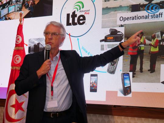 L’Agence Nationale des Fréquences a organisé, le mercredi 28 mai 2025, un atelier national intitulé " Déploiement et Opportunités des Réseaux Privés 5G», à l’hôtel Royal ASBU à Tunis, en présence d’un parterre d’experts internationaux, d’acteurs nationaux du secteur des télécommunications ainsique des opérateurs publics de téléphonie mobile en Tunisie. Cet atelier visait à instaurer un dialogue national et une réflexion collective en vue d’établir les bases d’une approche concrète et claire pour le déploiem