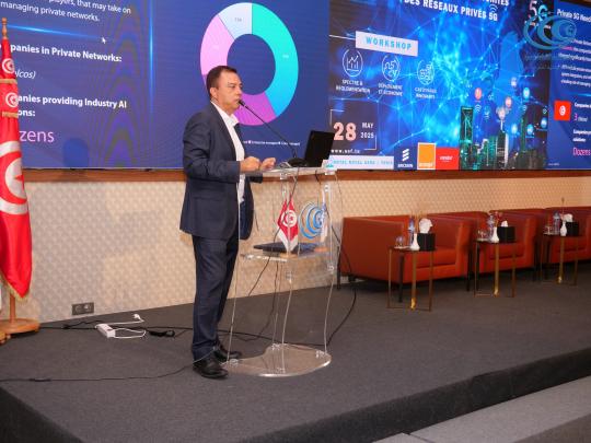 L’Agence Nationale des Fréquences a organisé, le mercredi 28 mai 2025, un atelier national intitulé " Déploiement et Opportunités des Réseaux Privés 5G», à l’hôtel Royal ASBU à Tunis, en présence d’un parterre d’experts internationaux, d’acteurs nationaux du secteur des télécommunications ainsique des opérateurs publics de téléphonie mobile en Tunisie. Cet atelier visait à instaurer un dialogue national et une réflexion collective en vue d’établir les bases d’une approche concrète et claire pour le déploiem