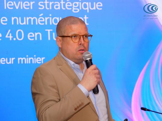 L’Agence Nationale des Fréquences a organisé, le mercredi 28 mai 2025, un atelier national intitulé " Déploiement et Opportunités des Réseaux Privés 5G», à l’hôtel Royal ASBU à Tunis, en présence d’un parterre d’experts internationaux, d’acteurs nationaux du secteur des télécommunications ainsique des opérateurs publics de téléphonie mobile en Tunisie. Cet atelier visait à instaurer un dialogue national et une réflexion collective en vue d’établir les bases d’une approche concrète et claire pour le déploiem