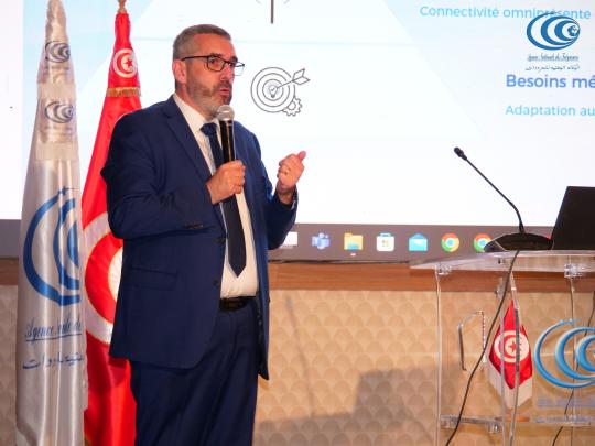 L’Agence Nationale des Fréquences a organisé, le mercredi 28 mai 2025, un atelier national intitulé " Déploiement et Opportunités des Réseaux Privés 5G», à l’hôtel Royal ASBU à Tunis, en présence d’un parterre d’experts internationaux, d’acteurs nationaux du secteur des télécommunications ainsique des opérateurs publics de téléphonie mobile en Tunisie. Cet atelier visait à instaurer un dialogue national et une réflexion collective en vue d’établir les bases d’une approche concrète et claire pour le déploiem